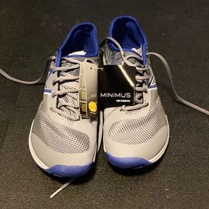 Minimus new balance men’s sneakers with tags
